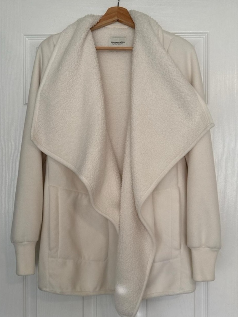 Abercrombie & Fitch Sherpa Drape-Front Sweater Size S